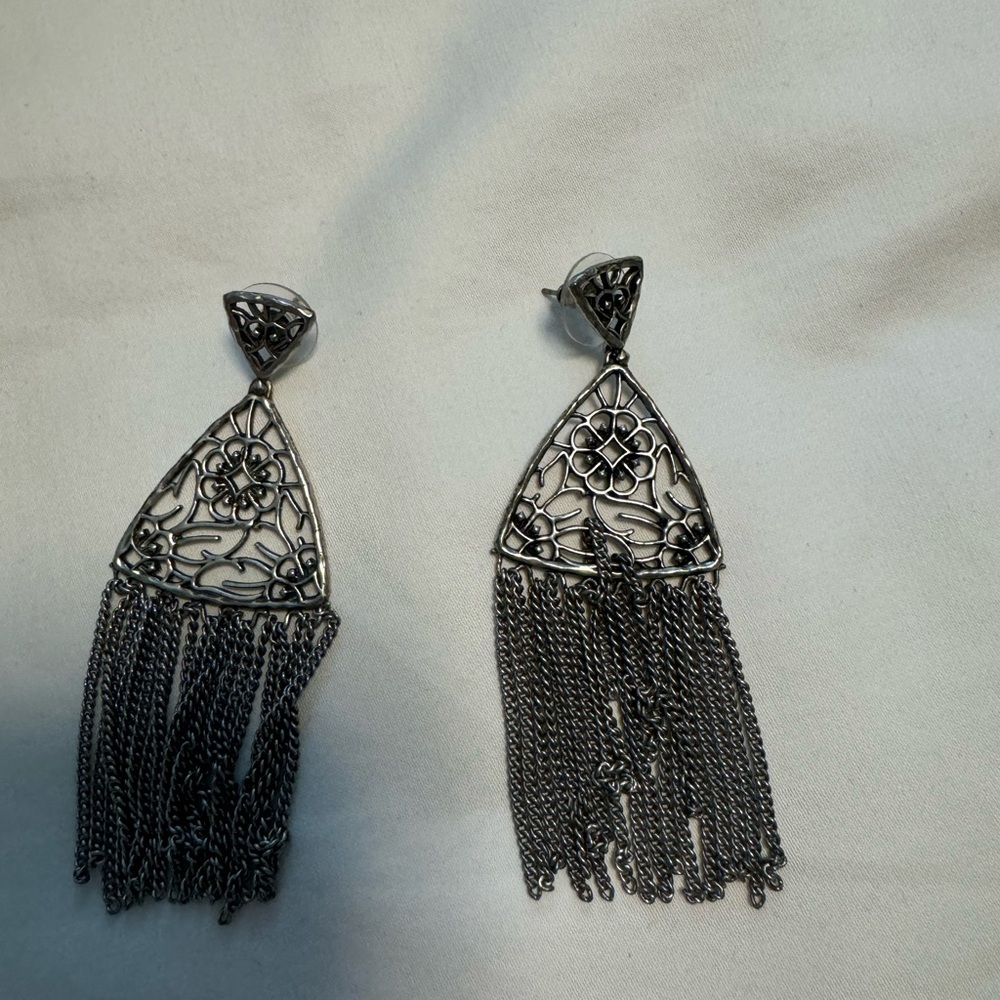 Elegant Silver Dangle Kendra Scott earrings